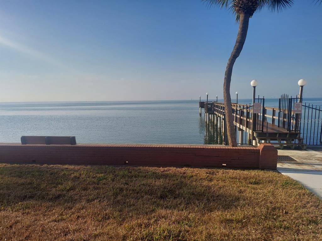 605 PINELLAS POINT DRIVE UNIT 101 ST PETERSBURG, FL 33705