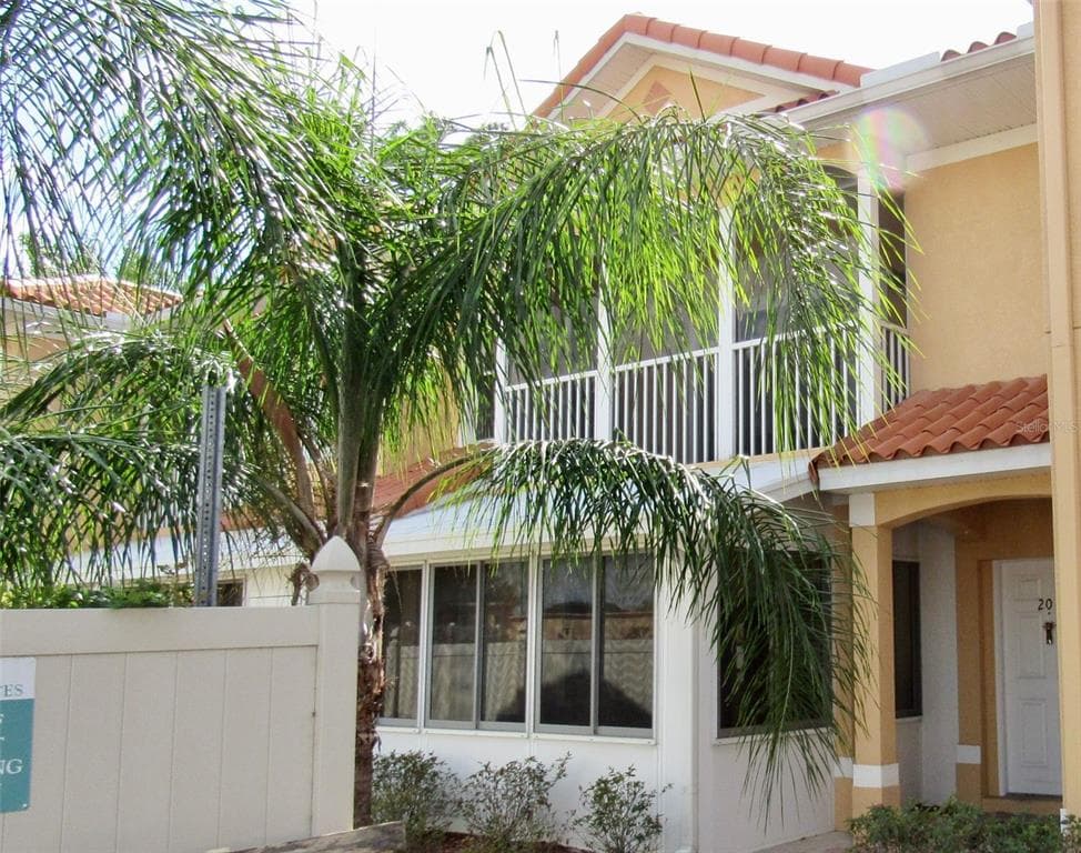 21032 SUNPOINT WAY UNIT 204 LUTZ, FL 33558