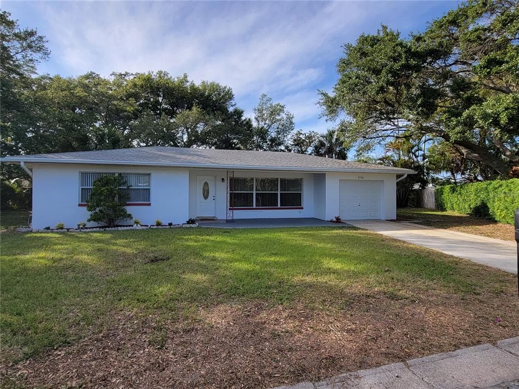 2200 LIMPET LANE LARGO, FL 33774
