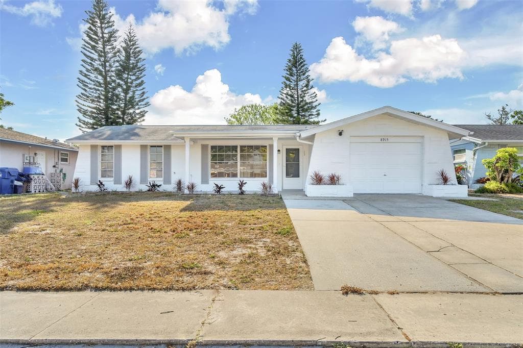 8915 SAINT REGIS LANE PORT RICHEY, FL 34668