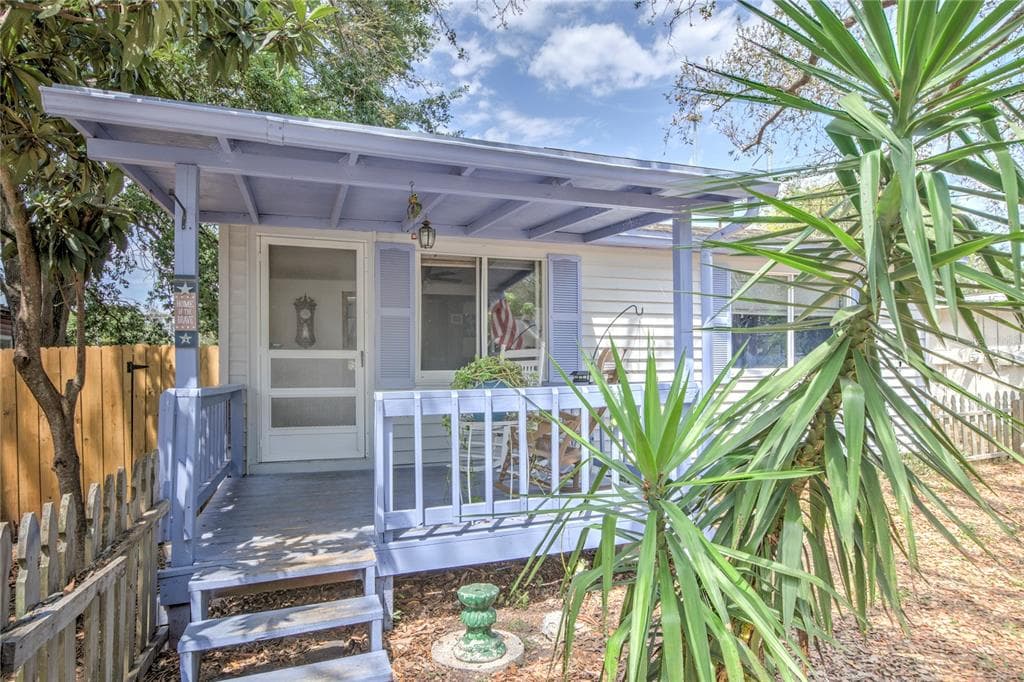 3149 69TH AVENUE N ST PETERSBURG, FL 33702