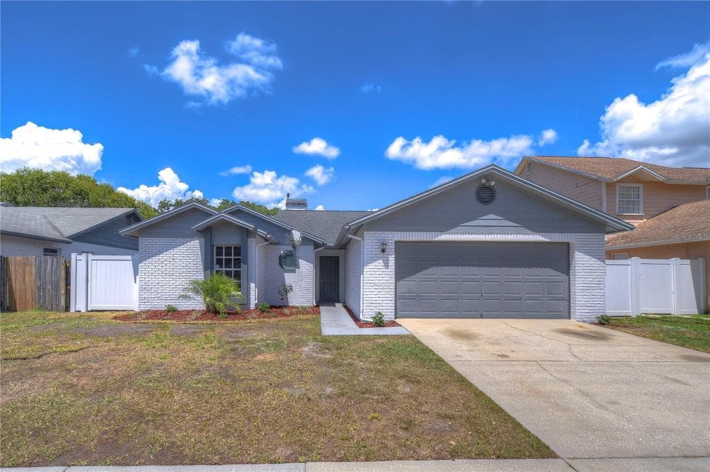 8741 HAMPDEN DRIVE TAMPA, FL 33626