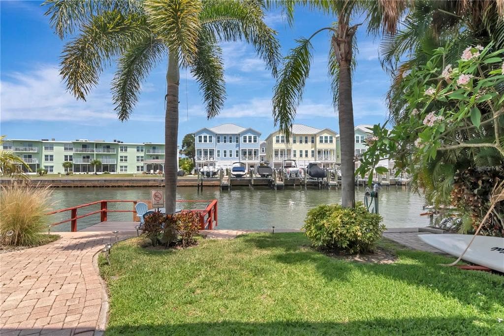 2679 ST JOSEPHS DRIVE E UNIT B DUNEDIN, FL 34698