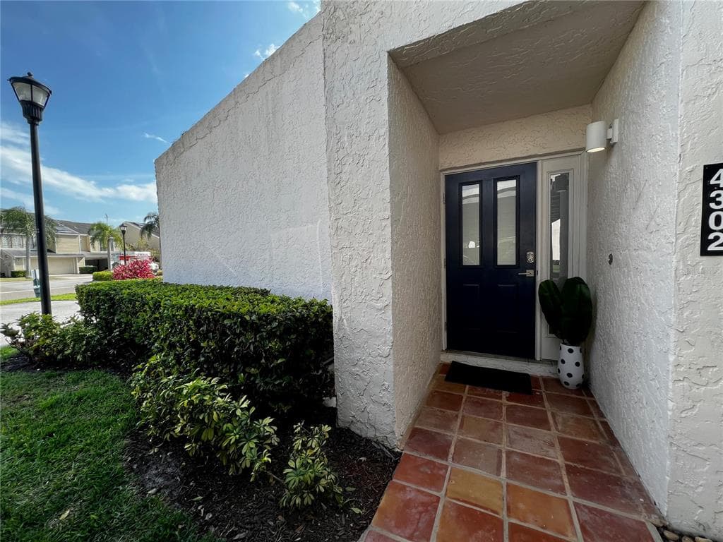 4302 HARBOR HOUSE DRIVE TAMPA, FL 33615