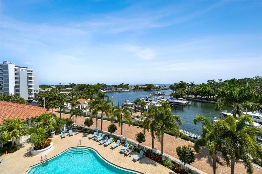 1325 SNELL ISLE BOULEVARD NE UNIT 403 ST PETERSBURG, FL 33704