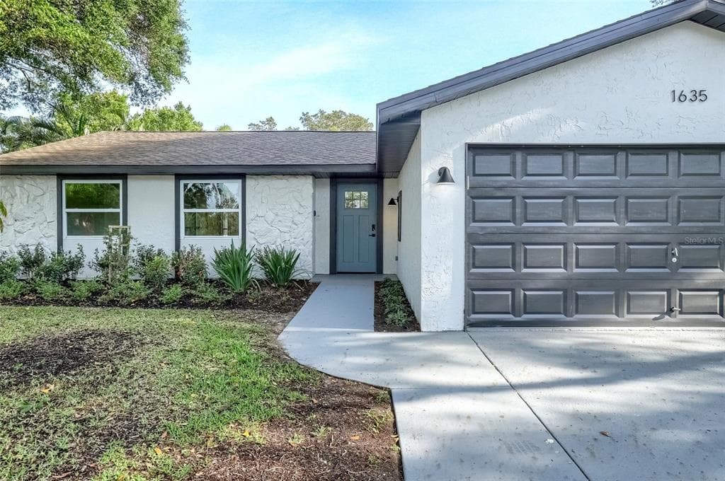 1635 CASTLEWOOD LANE PALM HARBOR, FL 34683