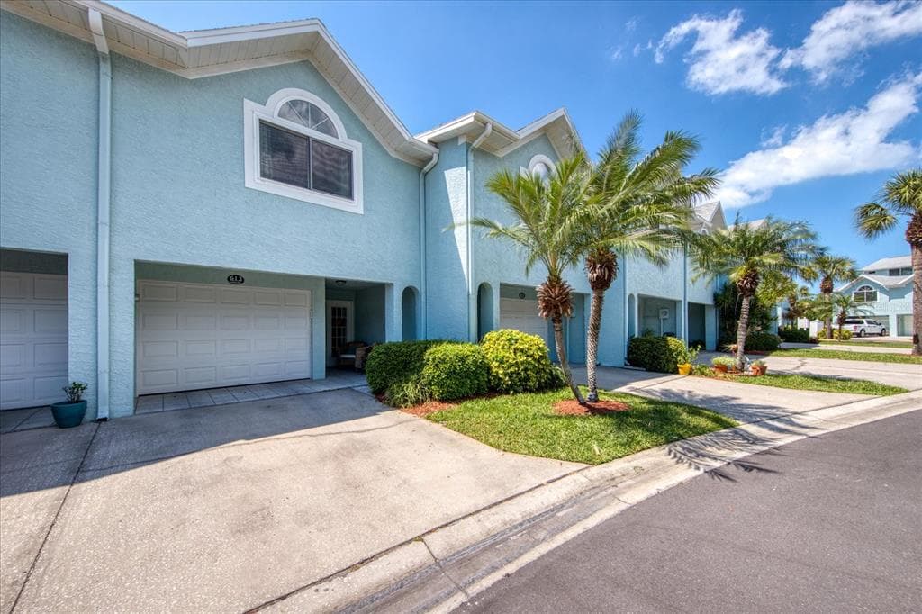 613 GARLAND CIRCLE INDIAN ROCKS BEACH, FL 33785