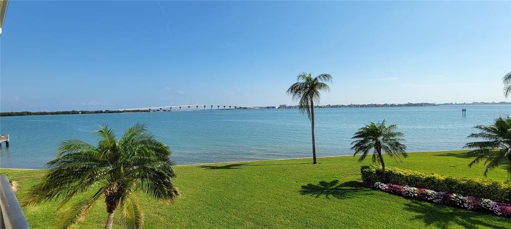 6287 BAHIA DEL MAR CIRCLE UNIT 210 ST PETERSBURG, FL 33715