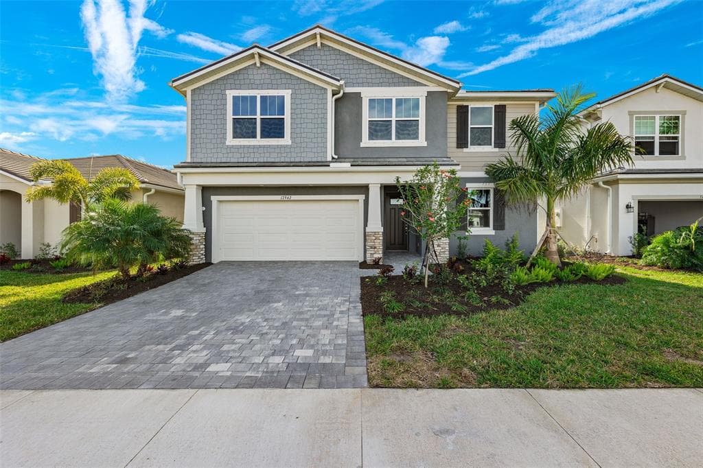 17942 GRAND PROSPERITY DRIVE VENICE, FL 34293