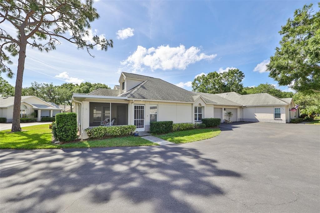 910 SILVERTHORN LANE UNIT 910 RUSKIN, FL 33573