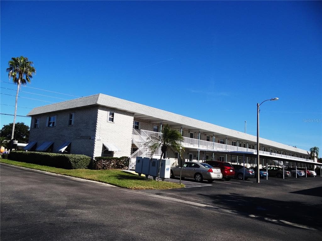 5357 81ST STREET N UNIT 14 ST PETERSBURG, FL 33709