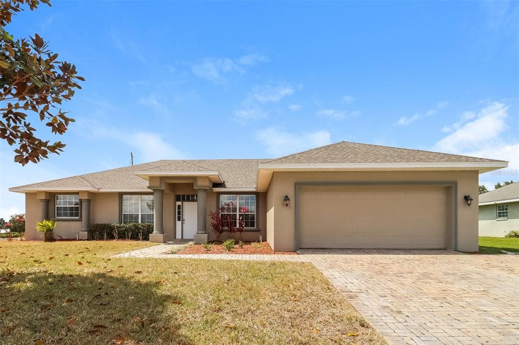 690 COUNTRY WALK COURT EAGLE LAKE, FL 33839