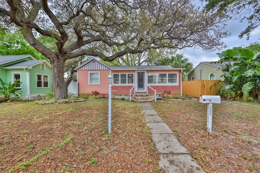 225 16TH AVENUE SE ST PETERSBURG, FL 33701
