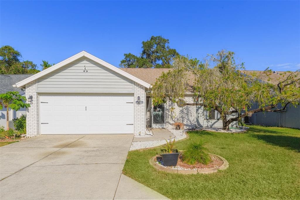 8023 HATHAWAY DRIVE NEW PORT RICHEY, FL 34654