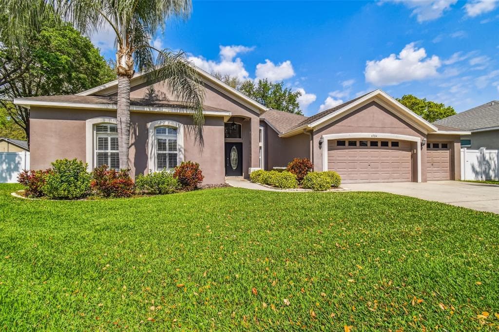 4704 BARN OWL COURT