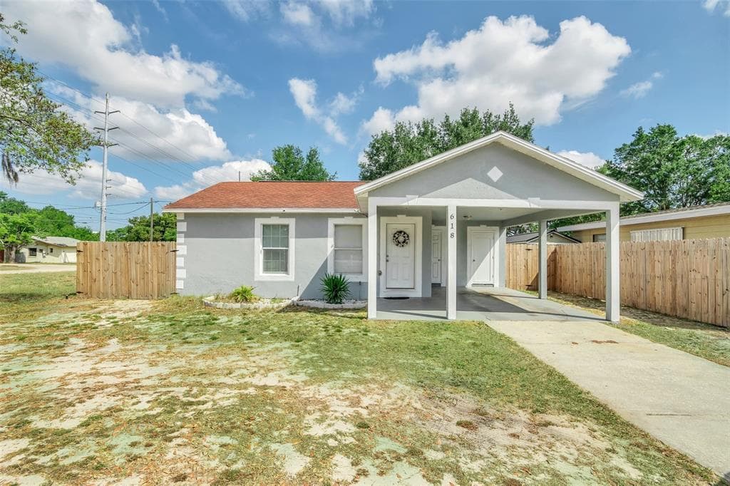 618 DR J A WILTSHIRE AVENUE W LAKE WALES, FL 33853