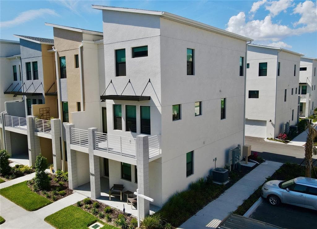 2564 12TH PLACE N ST PETERSBURG, FL 33713