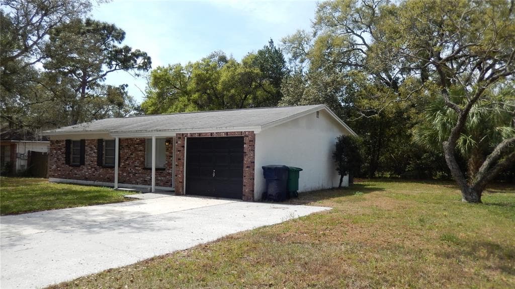 9622 N OKLAWAHA AVENUE TAMPA, FL 33617