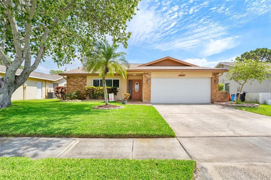 12037 71ST WAY LARGO, FL 33773