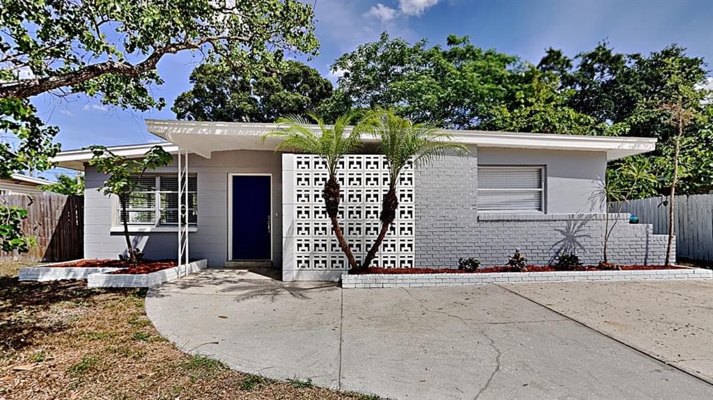 10947 109TH LANE LARGO, FL 33778