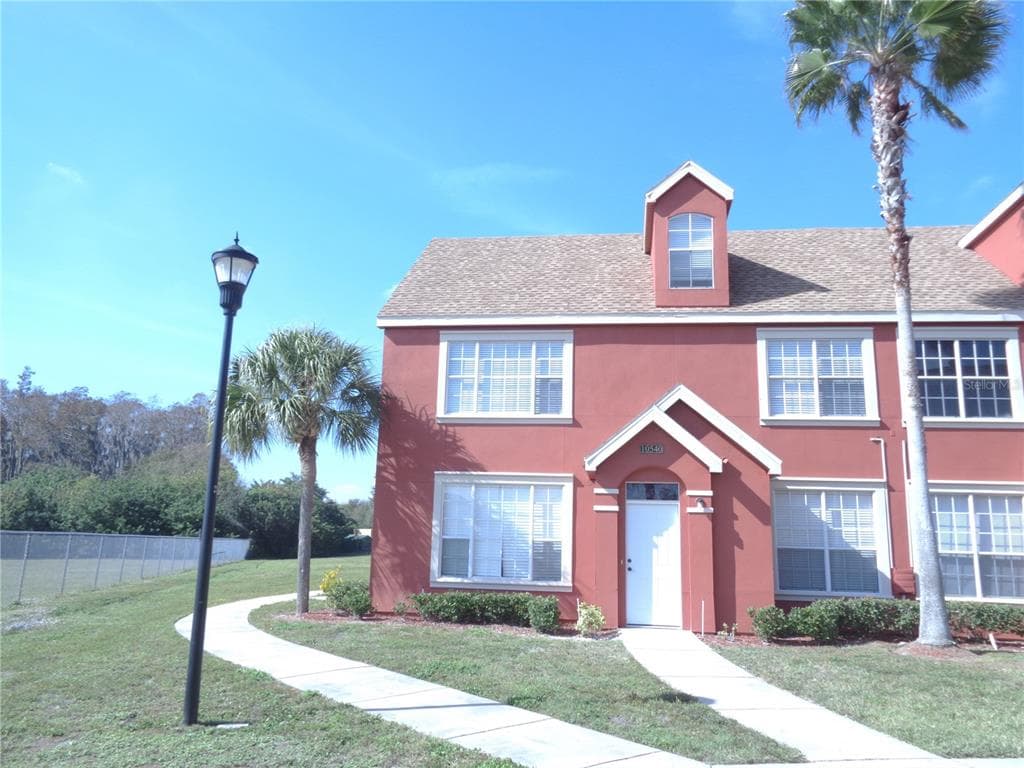 10540 WHITE LAKE COURT UNIT 10540 TAMPA, FL 33626