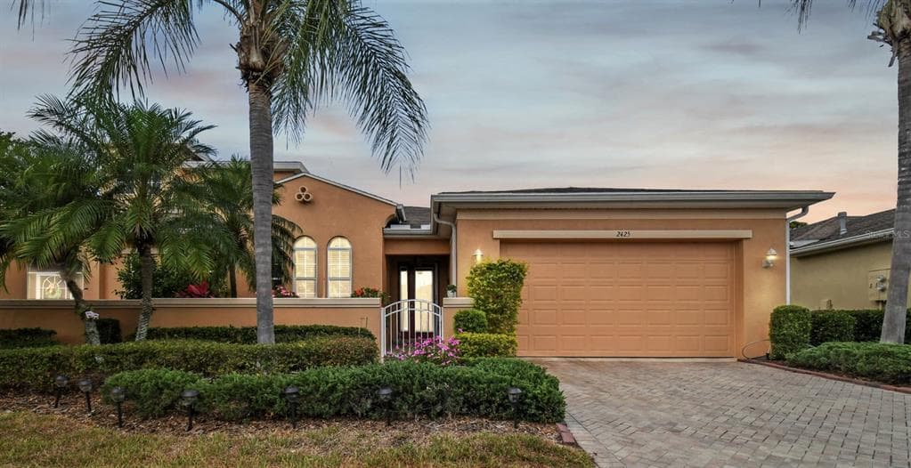 2425 KENSINGTON GREENS DRIVE UNIT 2425 SUN CITY CENTER, FL 33573