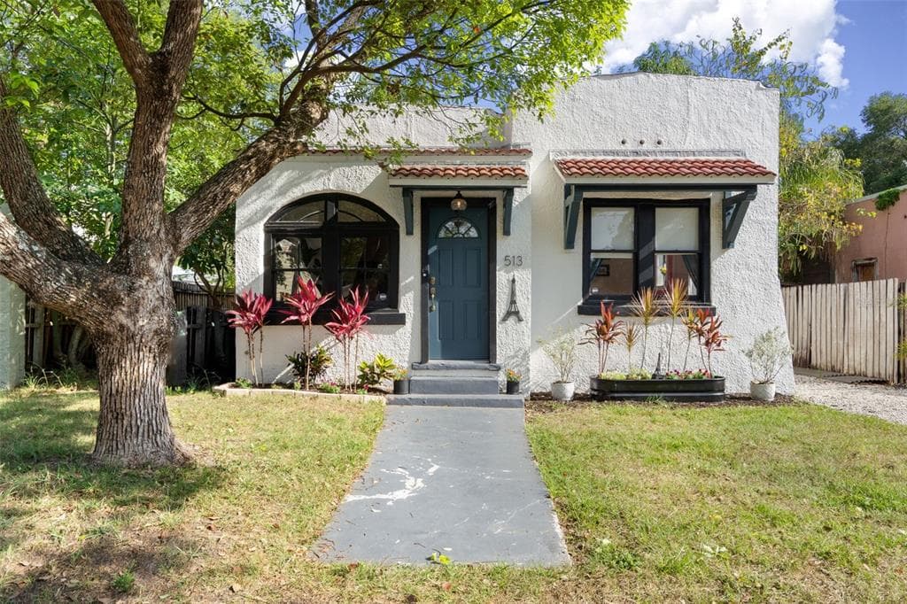 513 W PARIS STREET TAMPA, FL 33604