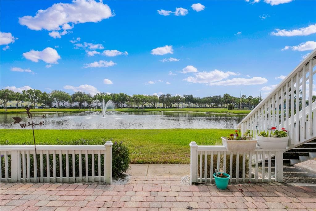 4856 SNOOK DRIVE SE UNIT B ST PETERSBURG, FL 33705