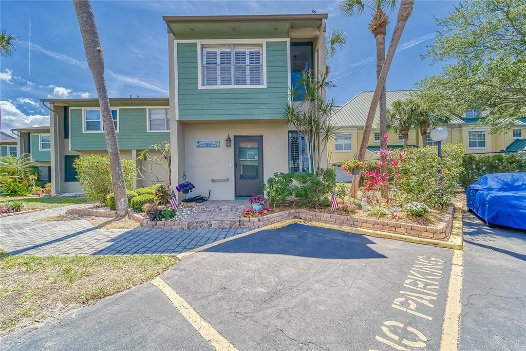 1028 APOLLO BEACH BOULEVARD UNIT 21 APOLLO BEACH, FL 33572