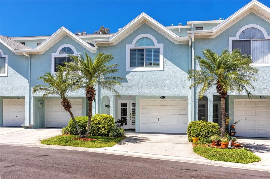 611 GARLAND CIRCLE INDIAN ROCKS BEACH, FL 33785