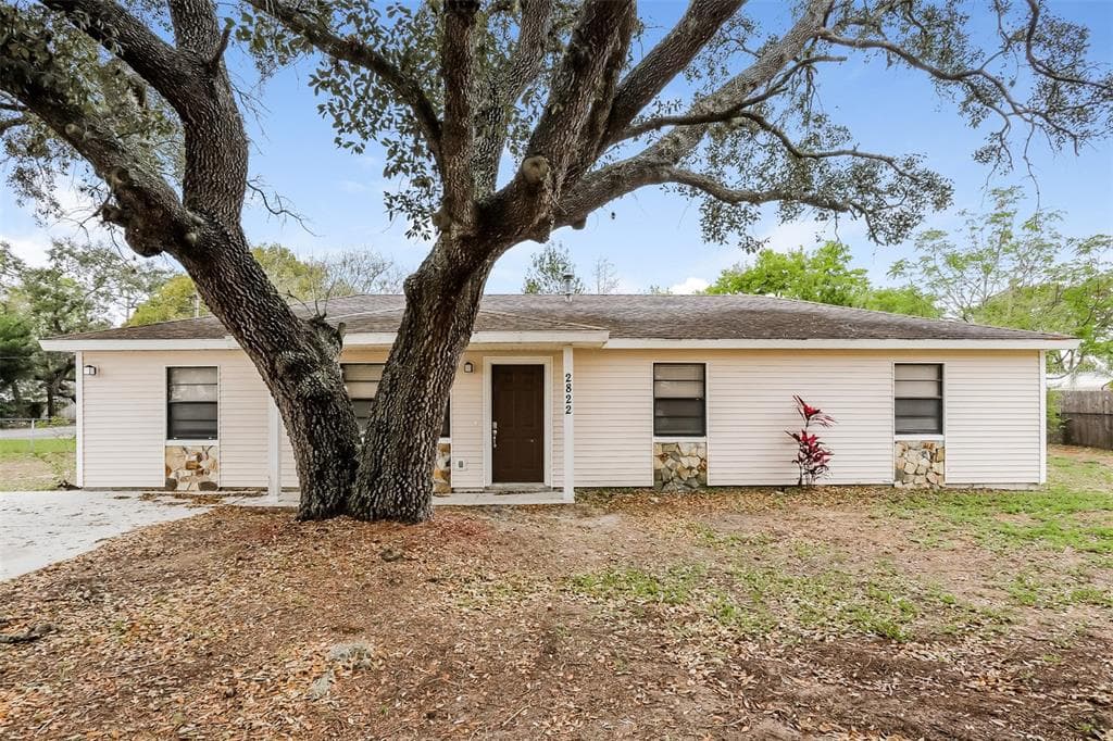 2822 COLFAX STREET EUSTIS, FL 32726
