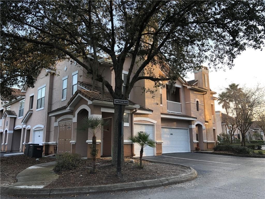 10526 VILLA VIEW CIRCLE TAMPA, FL 33647