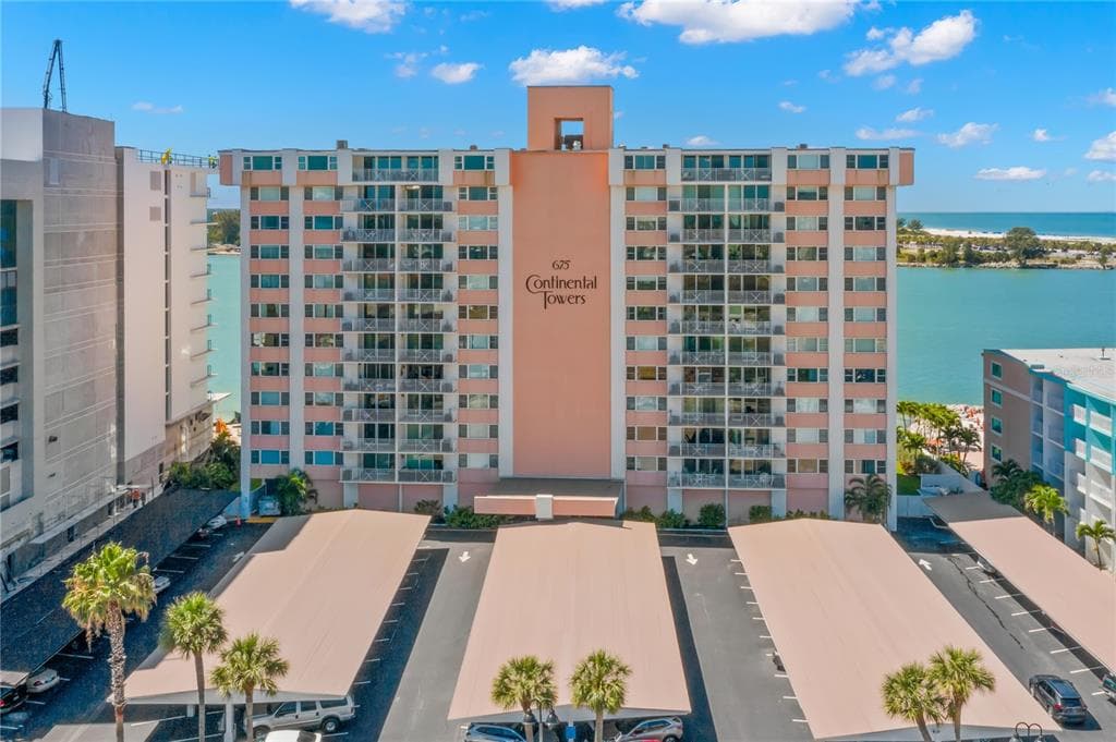 675 S GULFVIEW BOULEVARD UNIT 806 CLEARWATER BEACH, FL 33767