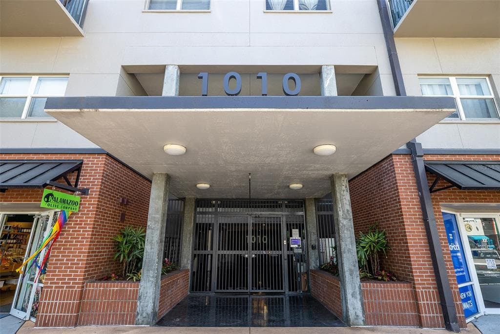 1010 CENTRAL AVENUE UNIT 326 ST PETERSBURG, FL 33705
