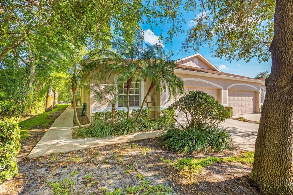 35145 QUIET OAK LANE ZEPHYRHILLS, FL 33541