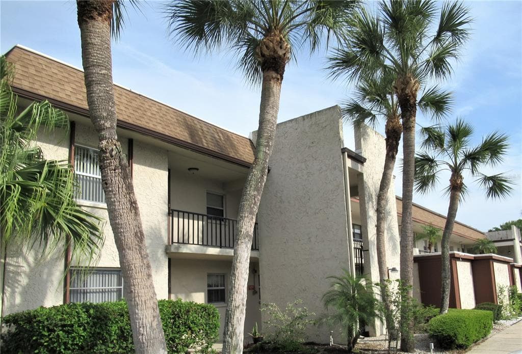 2750 E BAY DRIVE UNIT 12A LARGO, FL 33771