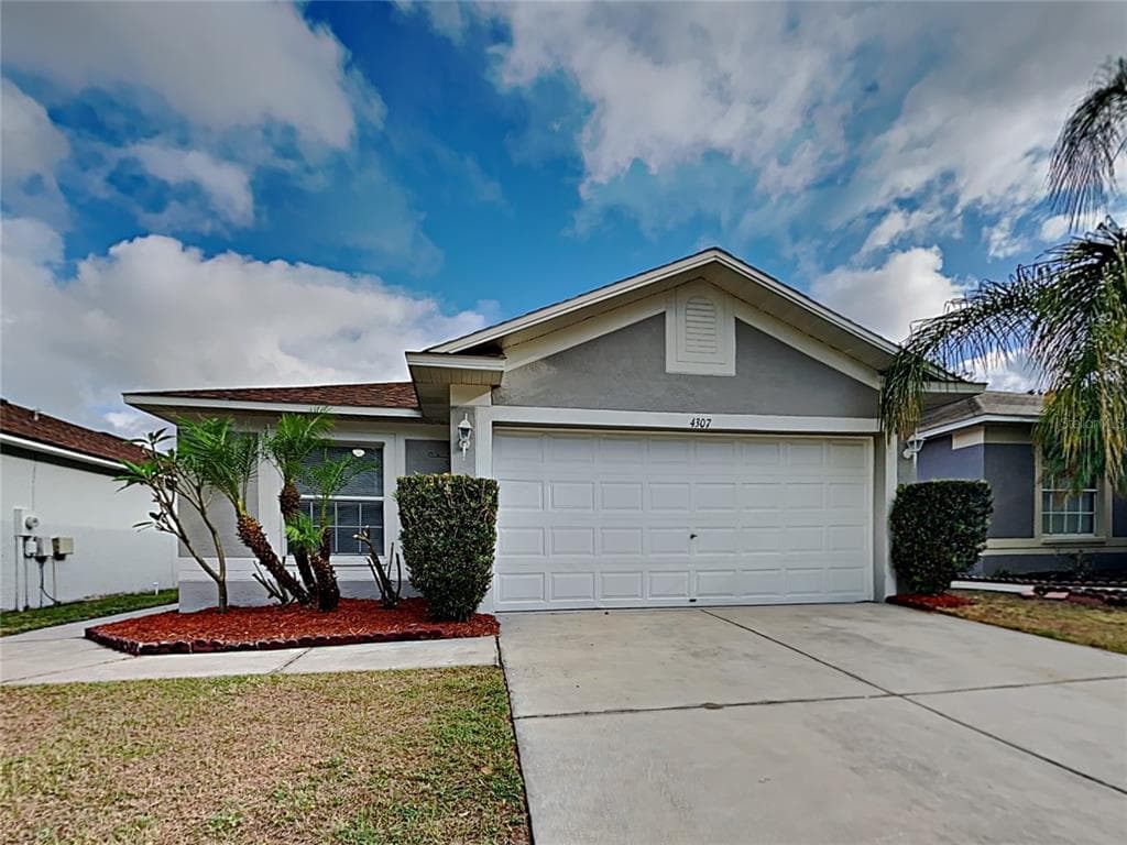 4307 COUNTRY HILLS BOULEVARD PLANT CITY, FL 33563