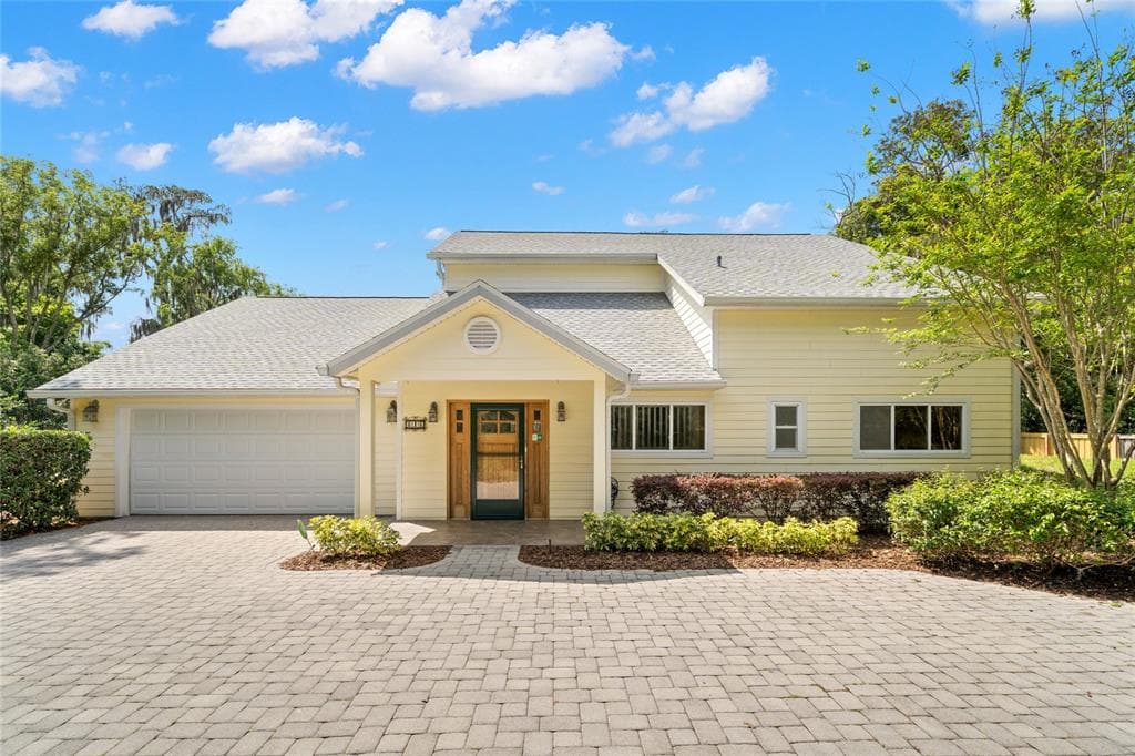 816 W LUTZ LAKE FERN ROAD