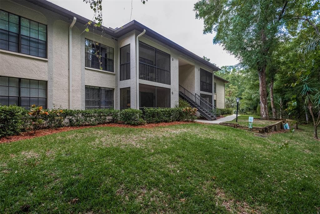 3301 CRYSTAL COURT E UNIT O PALM HARBOR, FL 34685