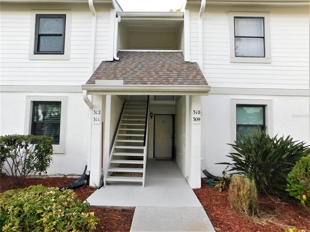 310 MEADOW LANE OLDSMAR, FL 34677