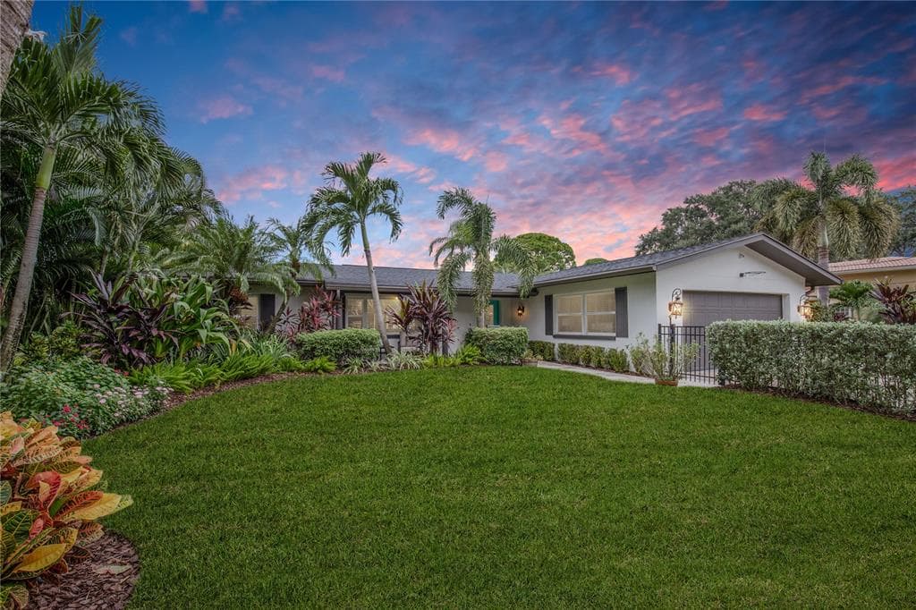 5230 HUNTINGTON STREET NE ST PETERSBURG, FL 33703