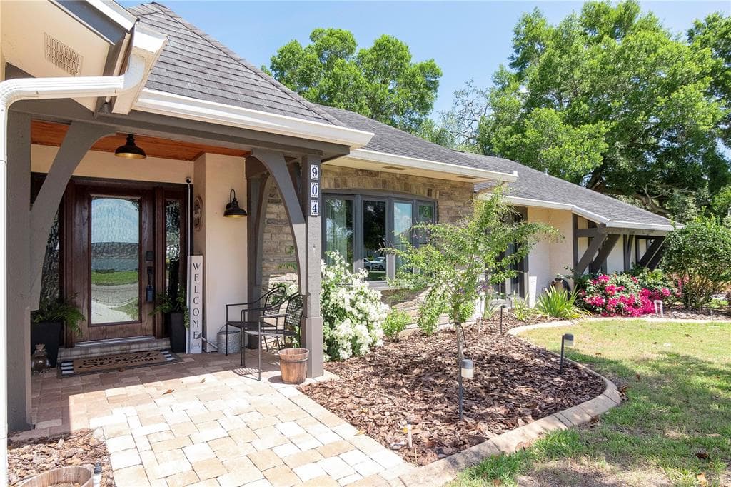 904 RETRIEVER AVENUE SEFFNER, FL 33584