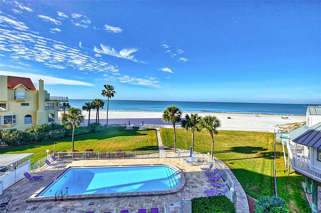 17980 GULF BOULEVARD UNIT 305 REDINGTON SHORES, FL 33708