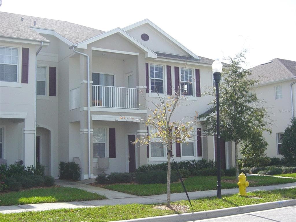 9502 W PARK VILLAGE DRIVE UNIT 107 TAMPA, FL 33626
