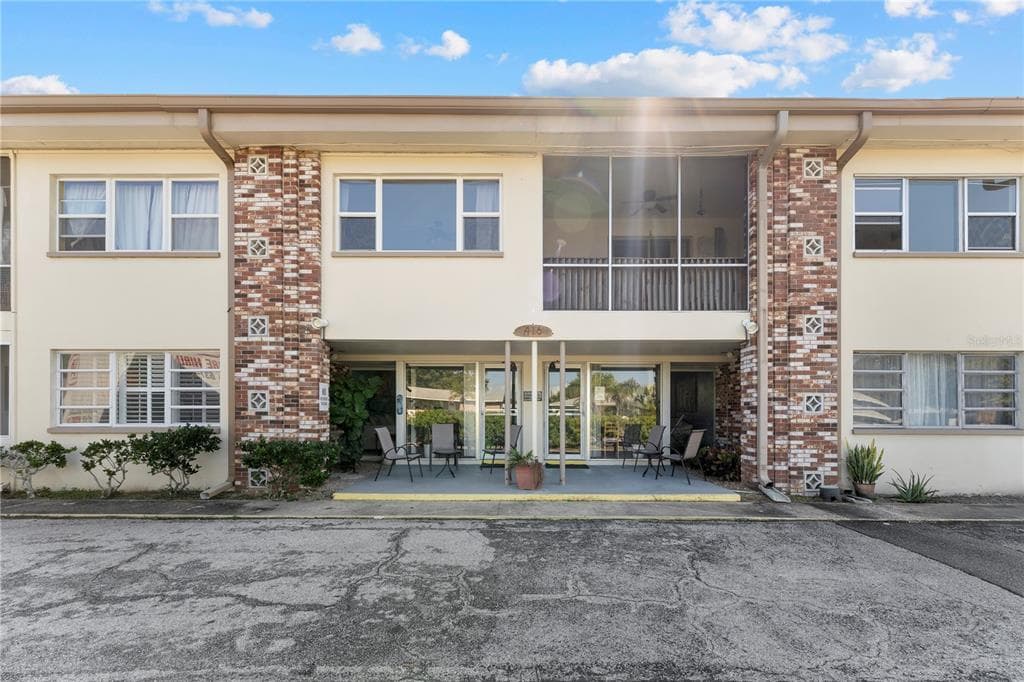 416 73RD AVENUE N UNIT 205 ST PETERSBURG, FL 33702