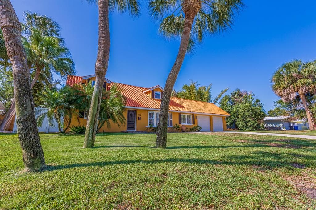 4152 49TH AVENUE S ST PETERSBURG, FL 33711
