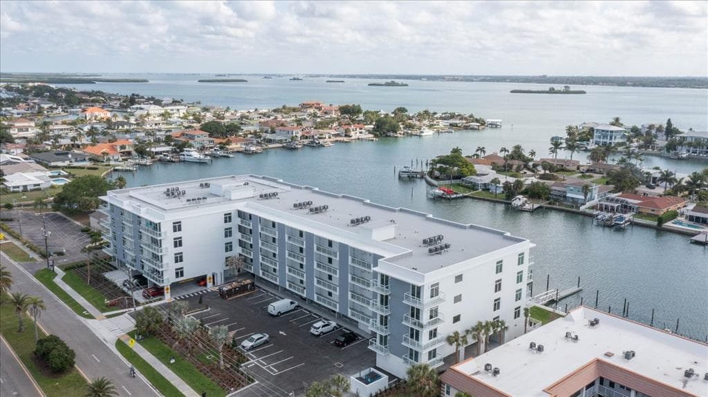 415 ISLAND WAY UNIT 501 CLEARWATER, FL 33767