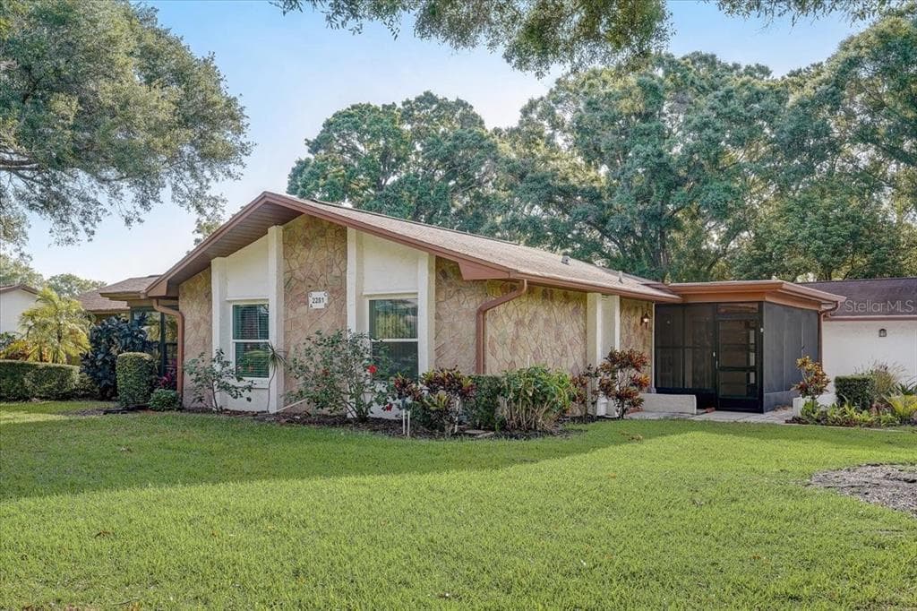 2281 SHELLY DRIVE UNIT B PALM HARBOR, FL 34684