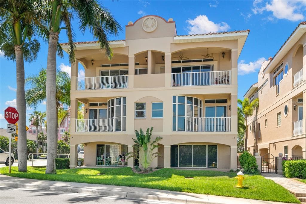 3500 E MARITANA DRIVE UNIT 4 ST PETE BEACH, FL 33706