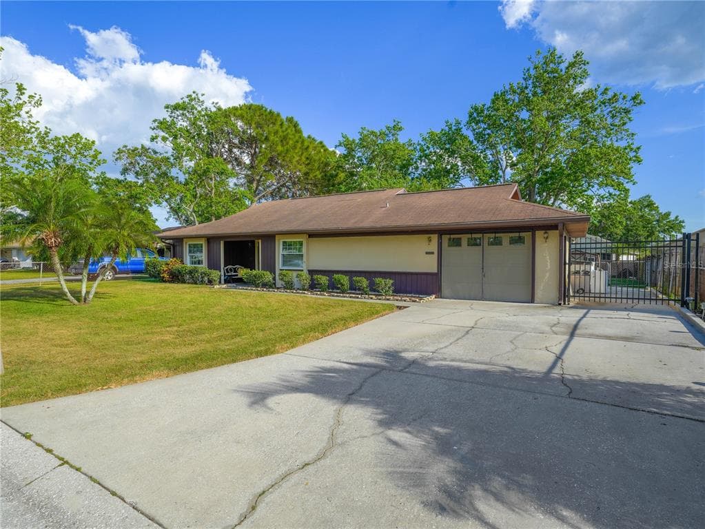 2037 WOODBRIAR LOOP S LAKELAND, FL 33813